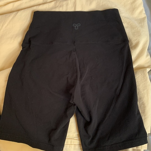 BNWT TNACHILL Atmosphere Hi-rise 7” shorts - Picture 2 of 5